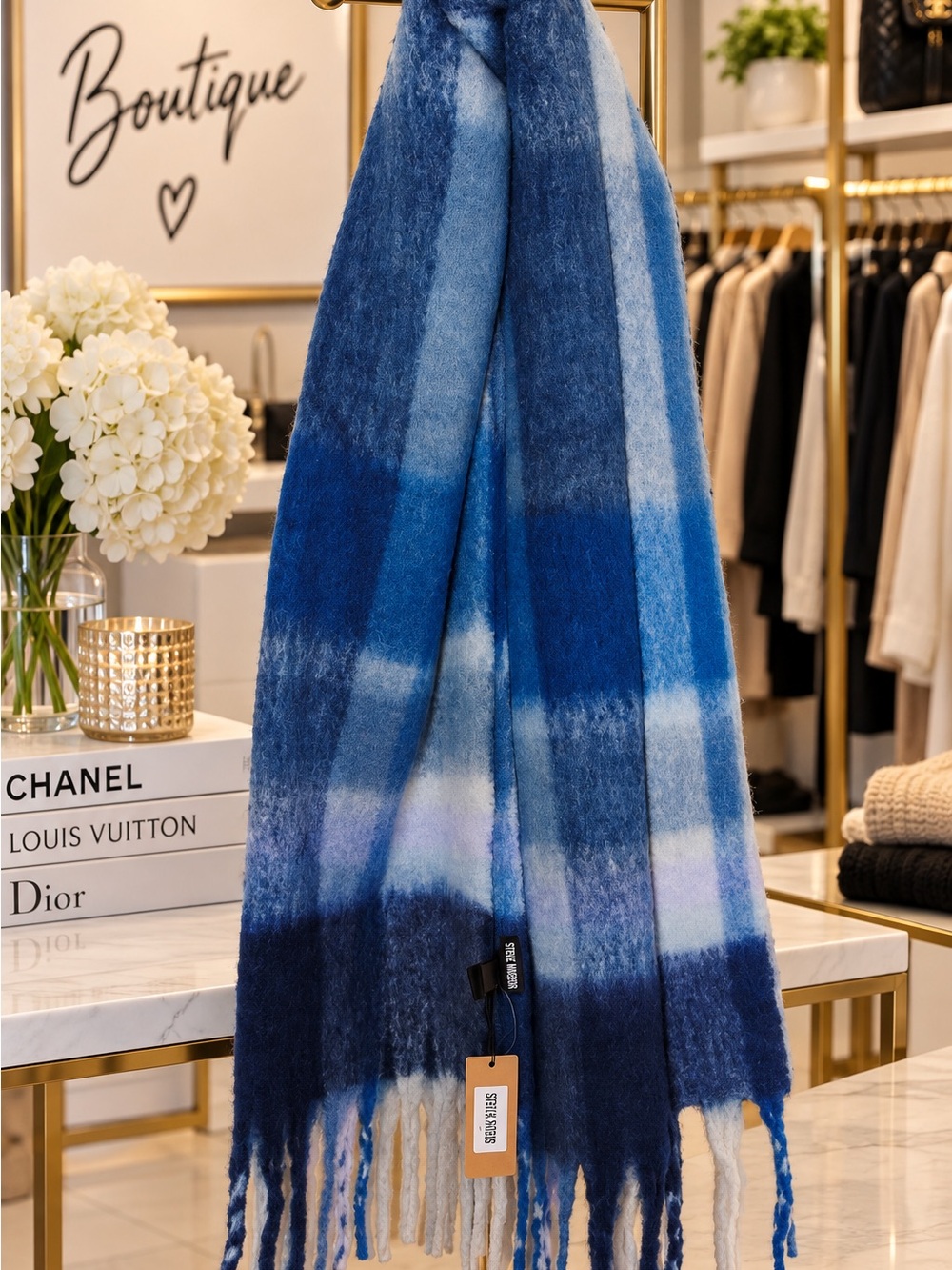 Steve Madden Womens Blanket Scarf Navy Blue Ombre Plaid Fringe NWT retail $42